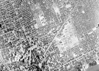Illustration for article titled 7 Photos Showing How Detroit Hollowed Out During the Highway Age